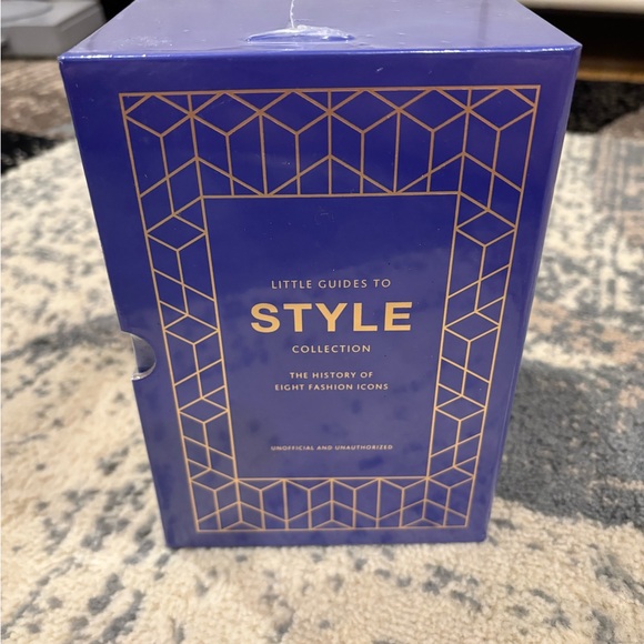 Little Guides To Style books - Picture 5 of 5